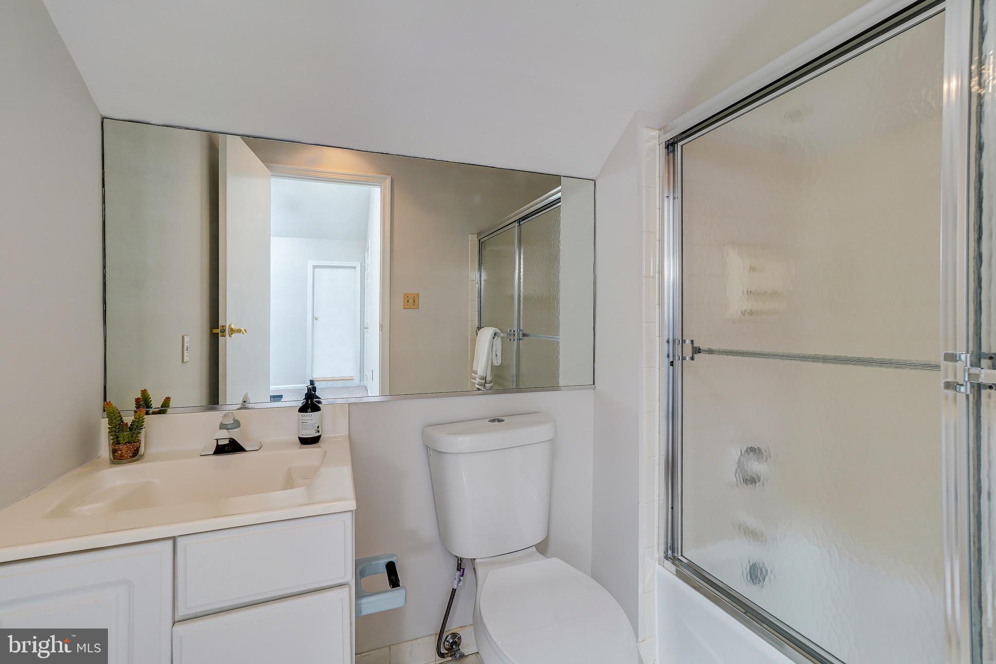 8006 Quarry Ridge Way Bethesda, MD 20817 - Photo 27 of 35