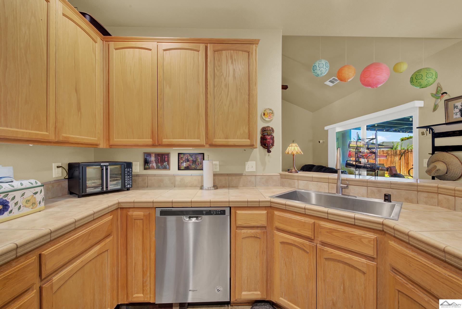 519 Fairview Avenue Corning, CA 96021 - Photo 36 of 75