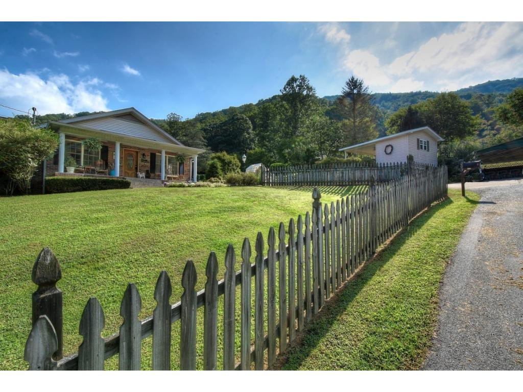 203 Chandler Cove Road Erwin, TN 37650 - Photo 3 of 36 Photo 3