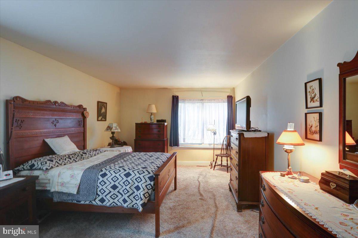 1007 Raintree Lane Malvern, PA 19355 - Photo 8 of 17 Gallery Image 8