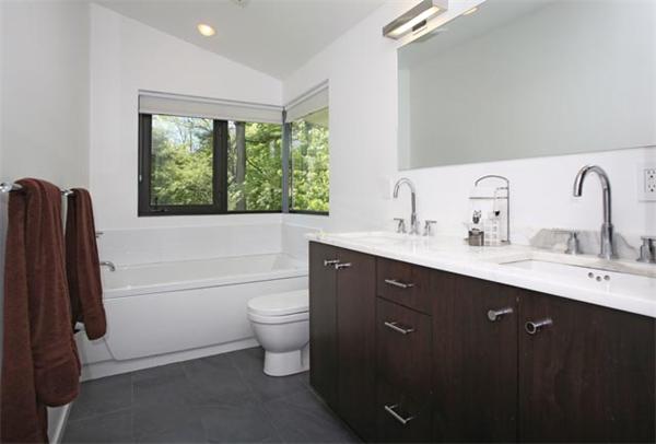 33 Rangeley Road Brookline, MA 02467 - Photo 8 of 10 Gallery Image 8