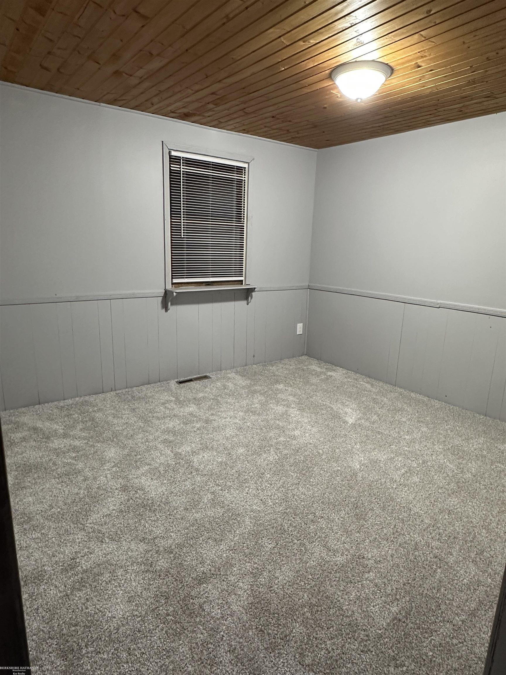 9645 Webster Road Freeland, MI 48623 - Photo 9 of 16