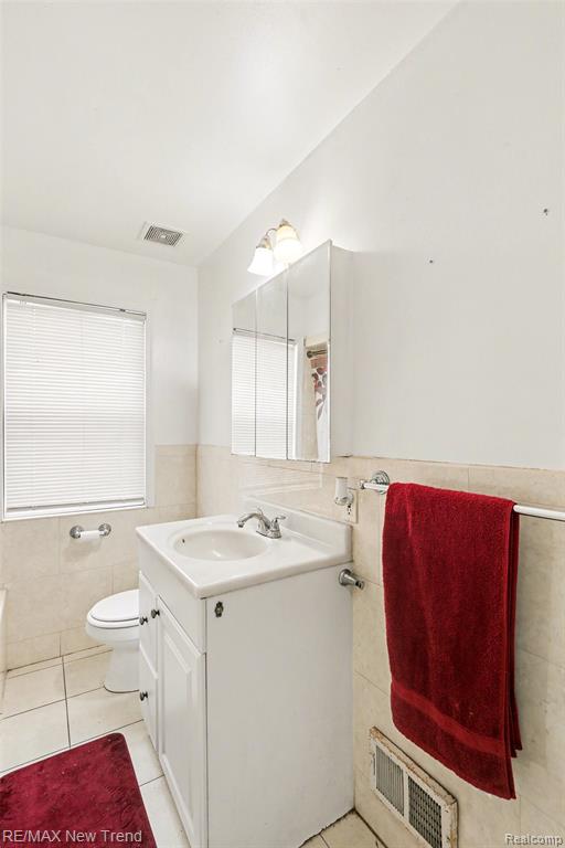 2174 Middlebelt Road West Bloomfield, MI 48324 - Photo 29 of 39
