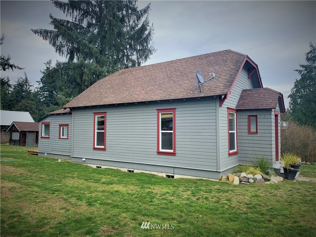 141 3rd Street Port Hadlock, WA 98339 - Photo 3 of 32 Gallery Image 3