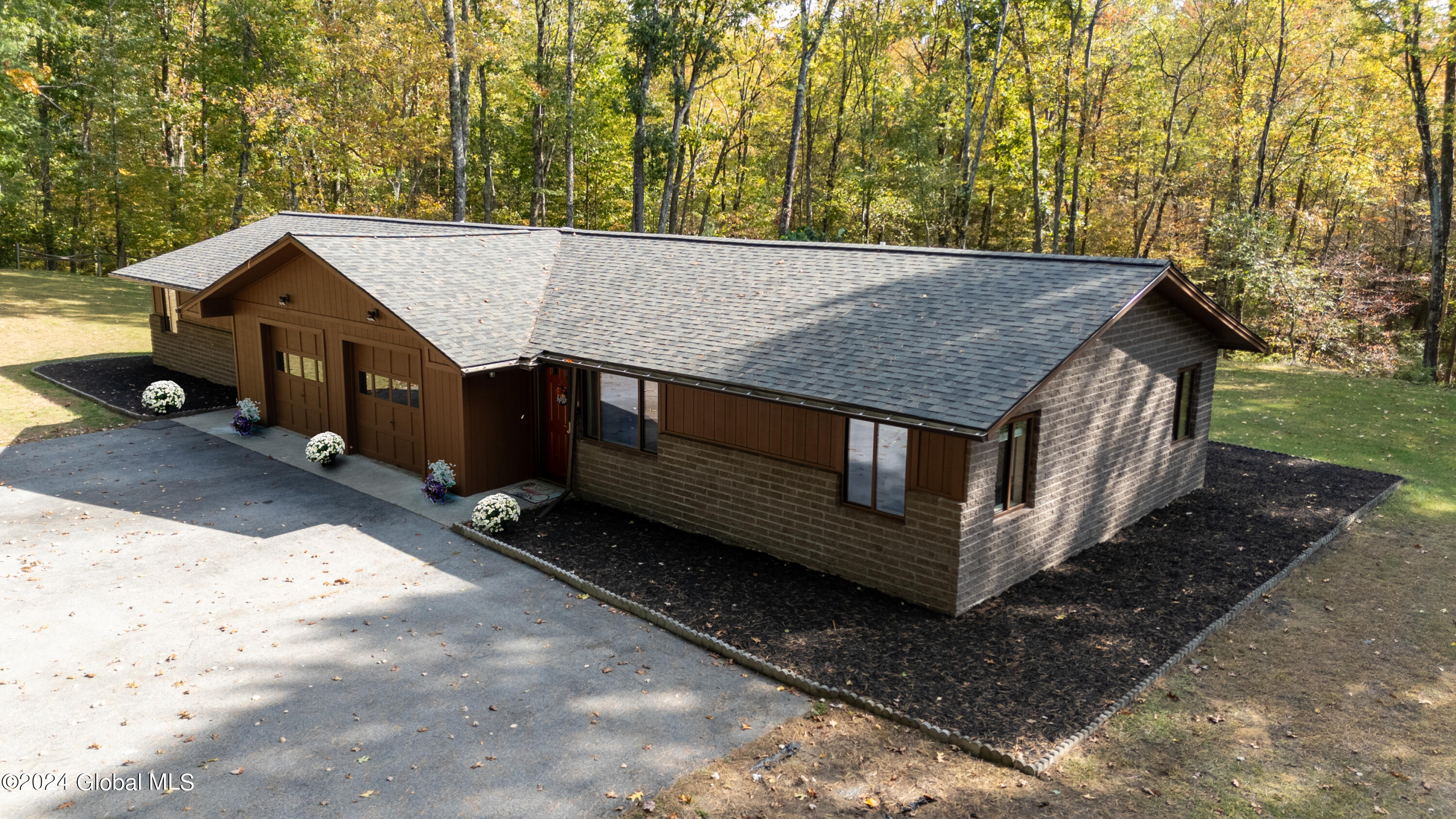 106 Ruggles Road Wilton, NY 12866 - Photo 2 of 45 1 (2) (3)