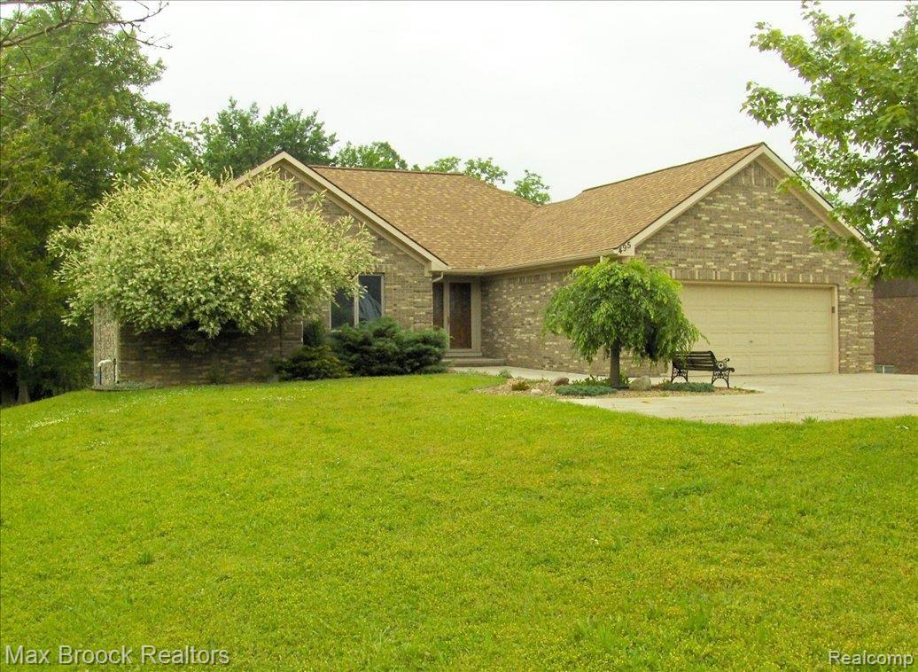 495 John R Road Rochester, MI 48307 - Photo 1 of 7 Front Elevation