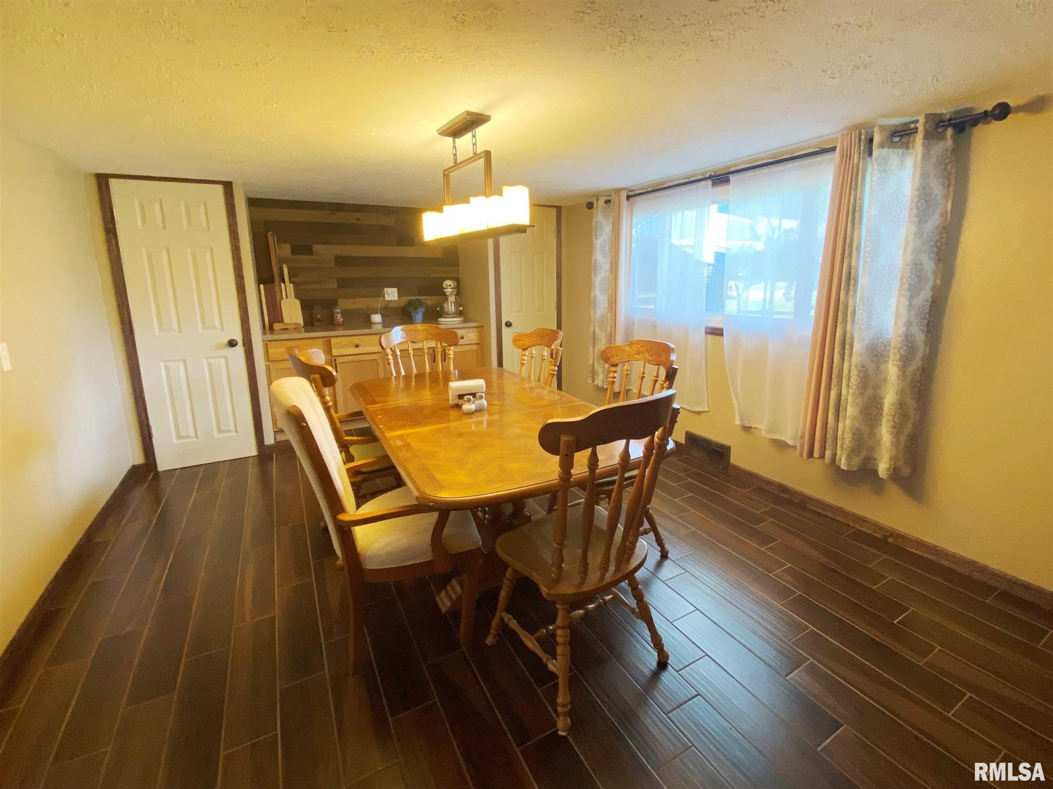 2601 East Keys Avenue Springfield, IL 62702 - Photo 16 of 40 Gallery Image 16