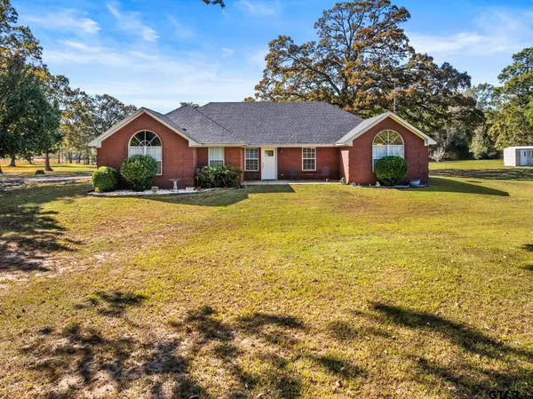 $599,000 | 1227 County Road 3327, Omaha, TX 75571