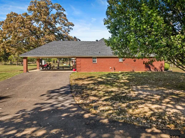 $599,000 | 1227 County Road 3327, Omaha, TX 75571