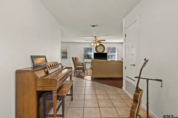 $599,000 | 1227 County Road 3327, Omaha, TX 75571