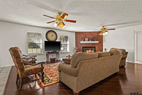 $599,000 | 1227 County Road 3327, Omaha, TX 75571