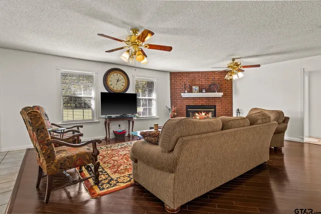 $599,000 | 1227 County Road 3327, Omaha, TX 75571