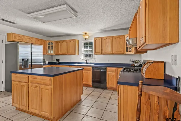 $599,000 | 1227 County Road 3327, Omaha, TX 75571