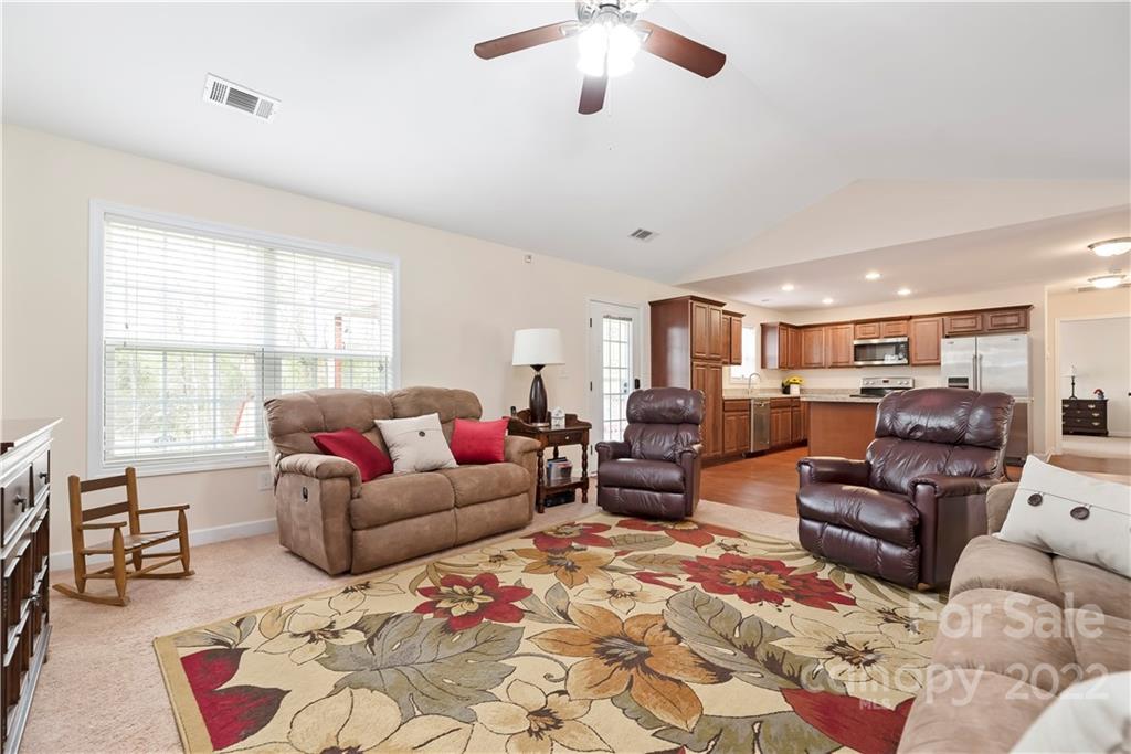 2805 Hart Road Charlotte, NC 28214 - Photo 11 of 45 Gallery Image 11