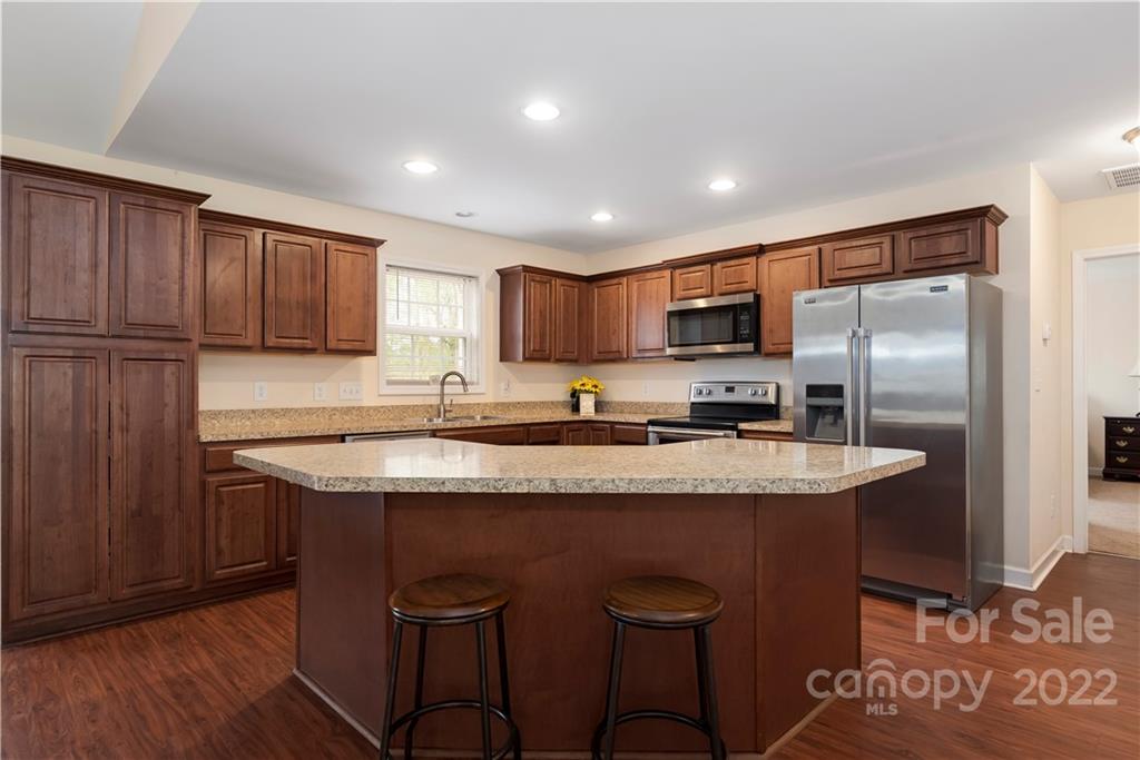 2805 Hart Road Charlotte, NC 28214 - Photo 5 of 45 Gallery Image 5