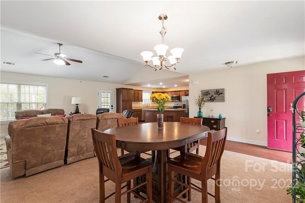 2805 Hart Road Charlotte, NC 28214 - Photo 7 of 45 Gallery Image 7