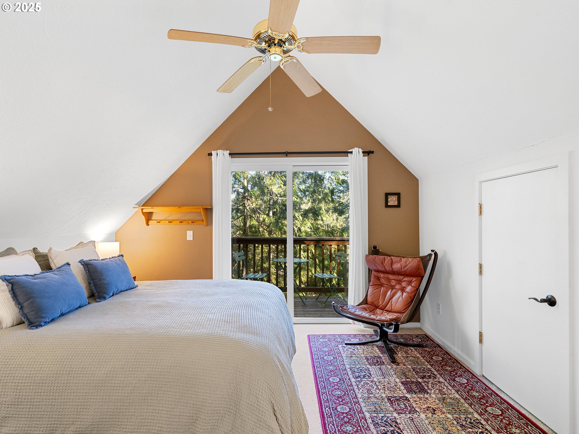 35565 Seaforest Way Nehalem, OR 97131 - Photo 18 of 28 Primary Bedroom