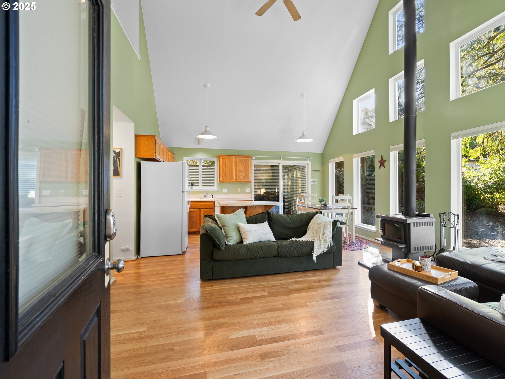 35565 Seaforest Way Nehalem, OR 97131 - Photo 5 of 28 Living Room