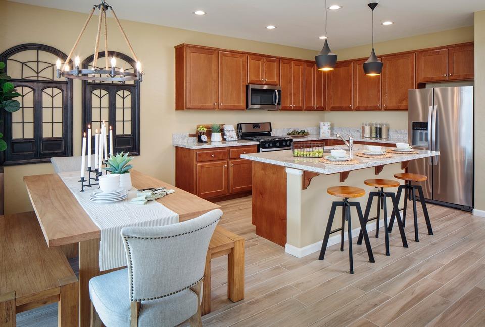 278 Lyon Street Reedley, CA 93654 - Photo 3 of 4 Gallery Image 3