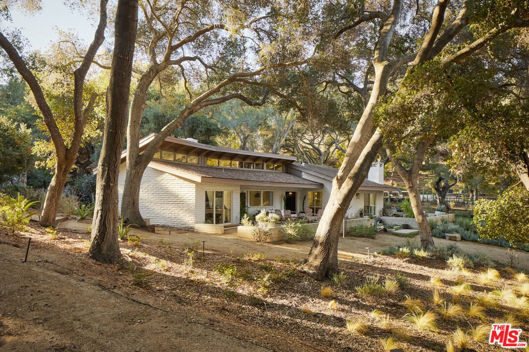 465 Cold Canyon Road Calabasas, CA 91302 - Photo 2 of 34