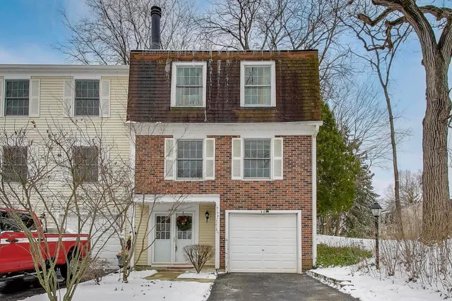 $265,000 | 46 Oak Valley Drive, Cary, IL 60013