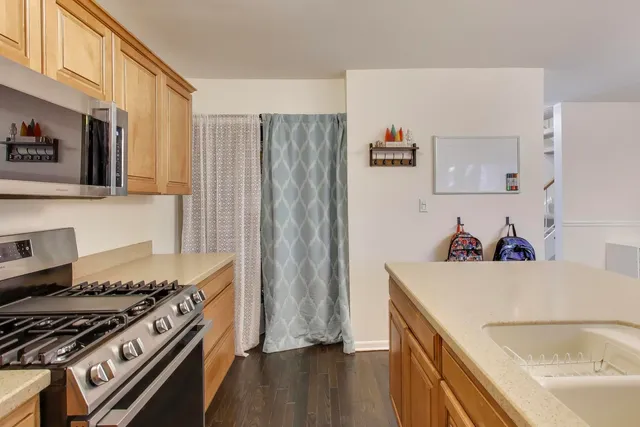 $265,000 | 46 Oak Valley Drive, Cary, IL 60013