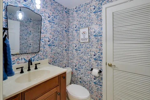 $265,000 | 46 Oak Valley Drive, Cary, IL 60013