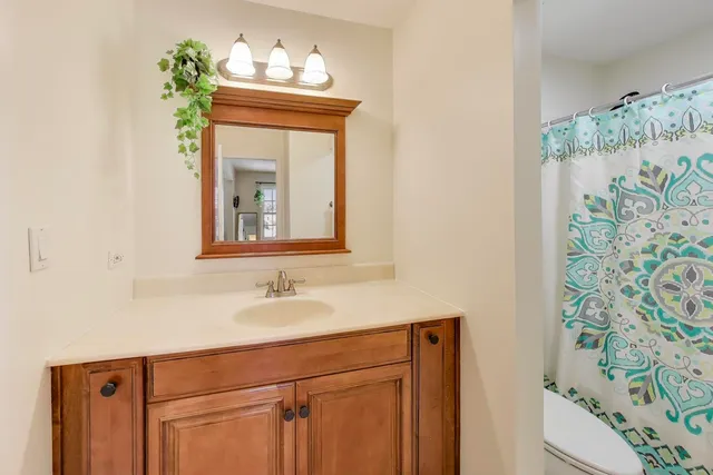 $265,000 | 46 Oak Valley Drive, Cary, IL 60013