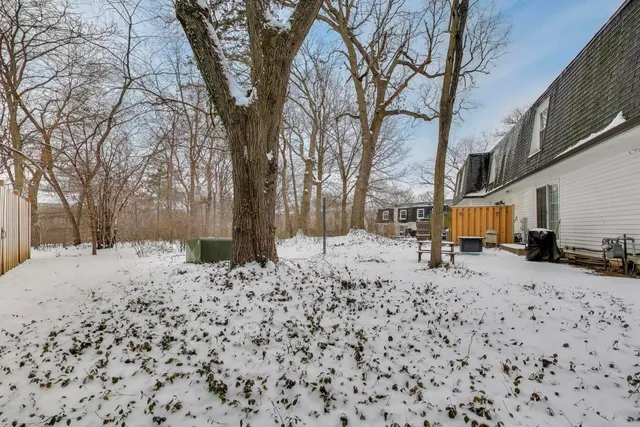 $265,000 | 46 Oak Valley Drive, Cary, IL 60013