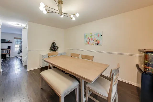 $265,000 | 46 Oak Valley Drive, Cary, IL 60013