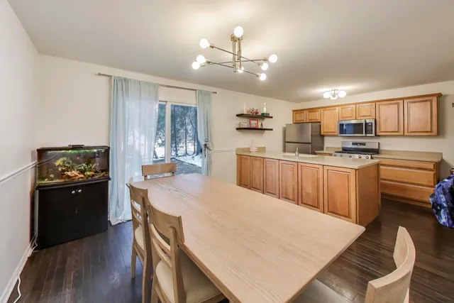 $265,000 | 46 Oak Valley Drive, Cary, IL 60013