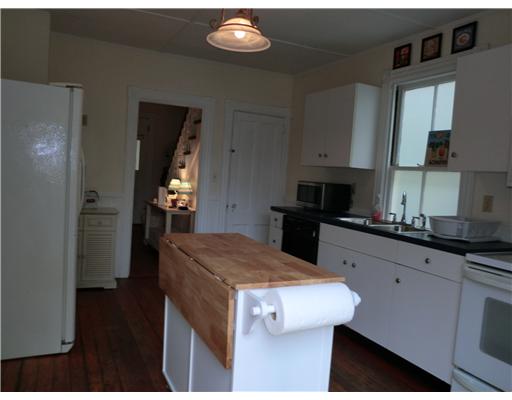 428 Spring Street Newport, RI 02840 - Photo 6 of 7 Kitchen.
