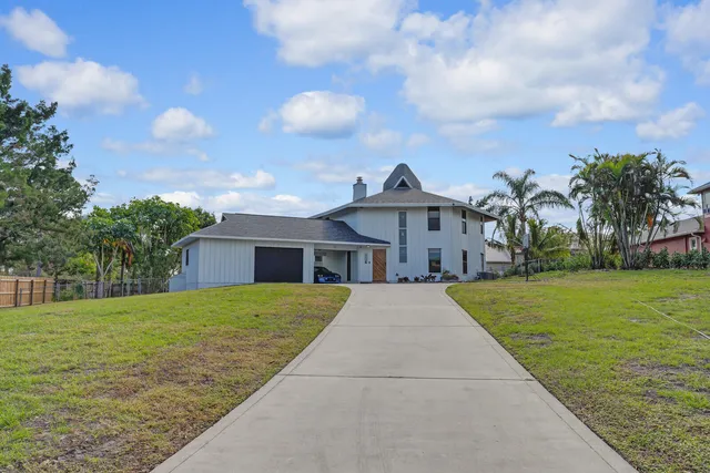 $725,000 | 9752 Southeast Highborne Way, Hobe Sound, FL 33455
