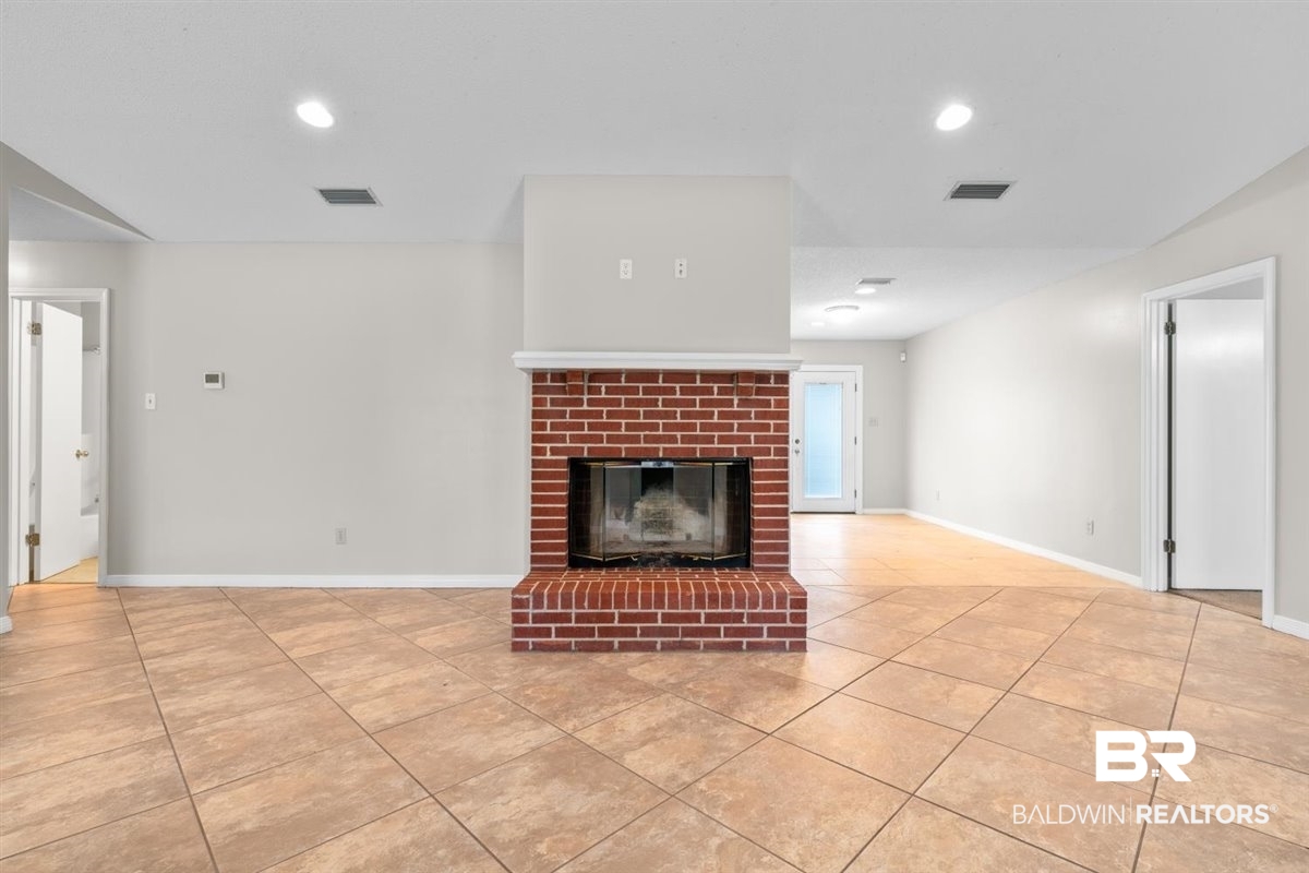 8405 Abbey Road Wilmer, AL 36587 - Photo 5 of 29