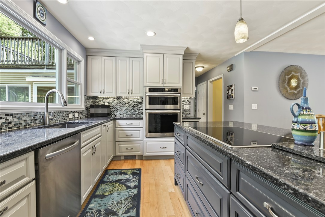 351 Yawgoo Valley Road Exeter, RI 02822 - Photo 12 of 45