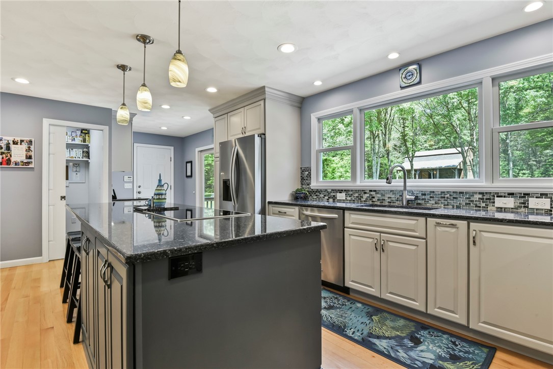 351 Yawgoo Valley Road Exeter, RI 02822 - Photo 10 of 45