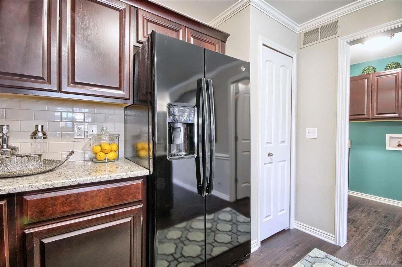 45752 South Stonewood Road Canton, MI 48187 - Photo 13 of 26 Kitchen