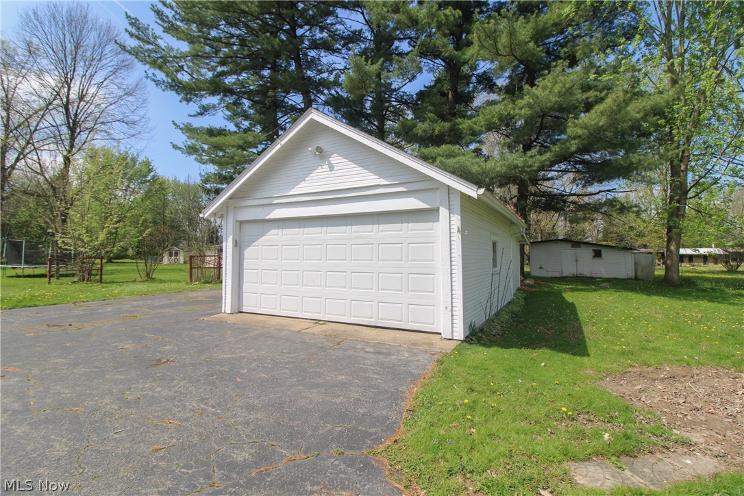 628 North Road Southeast Warren, OH 44484 - Photo 4 of 27