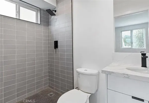 $4,700 | 6419 Lexington Avenue, Los Angeles, CA 90038