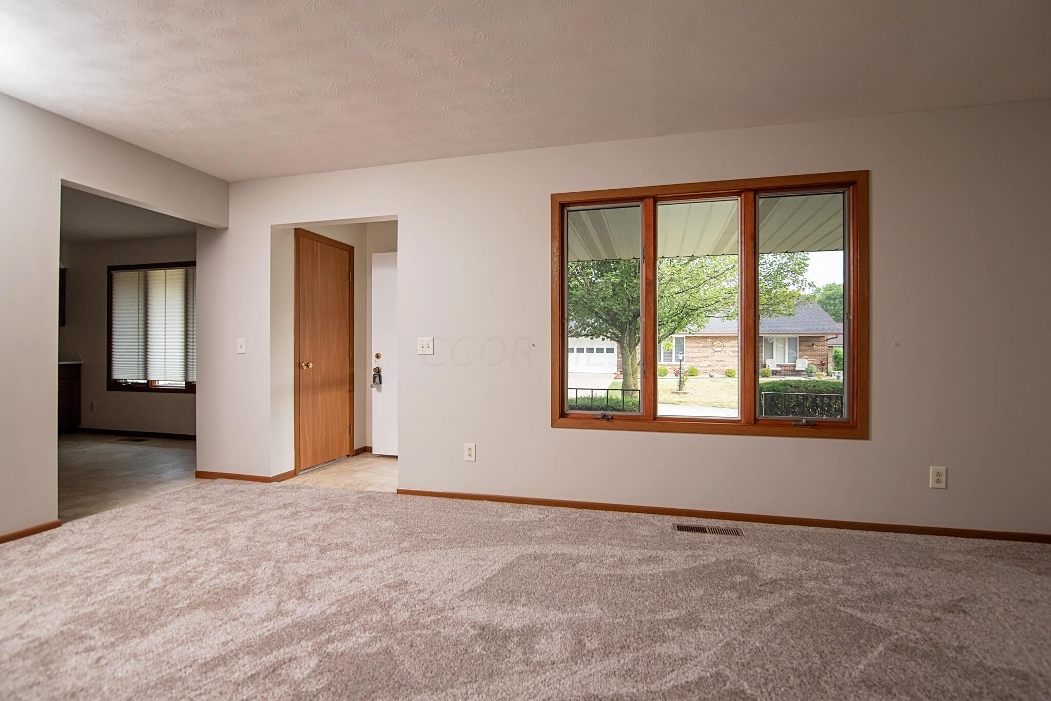 1139 Derby Road Springfield, OH 45503 - Photo 7 of 37 20240730-1139 Derby-010