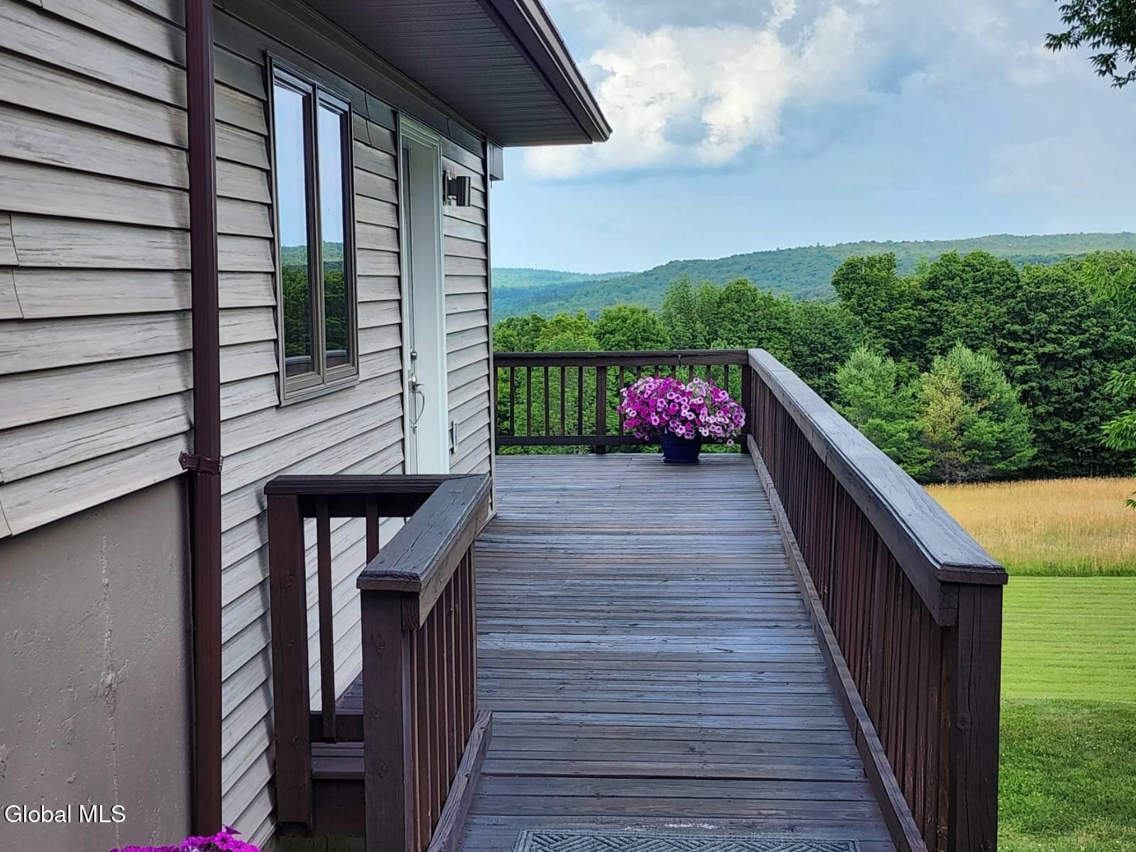 48 East Hill Road Berne, NY 12122 - Photo 4 of 55 11541614-Rt3t6S8tKS3XbGNx