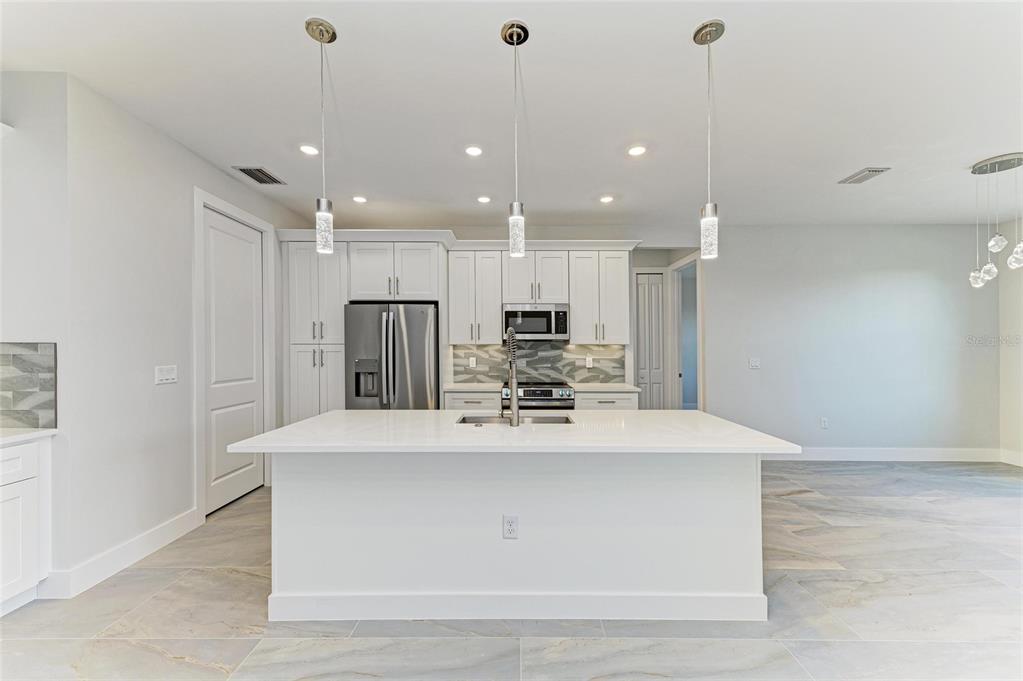 380 Holly Road Venice, FL 34293 - Photo 15 of 42