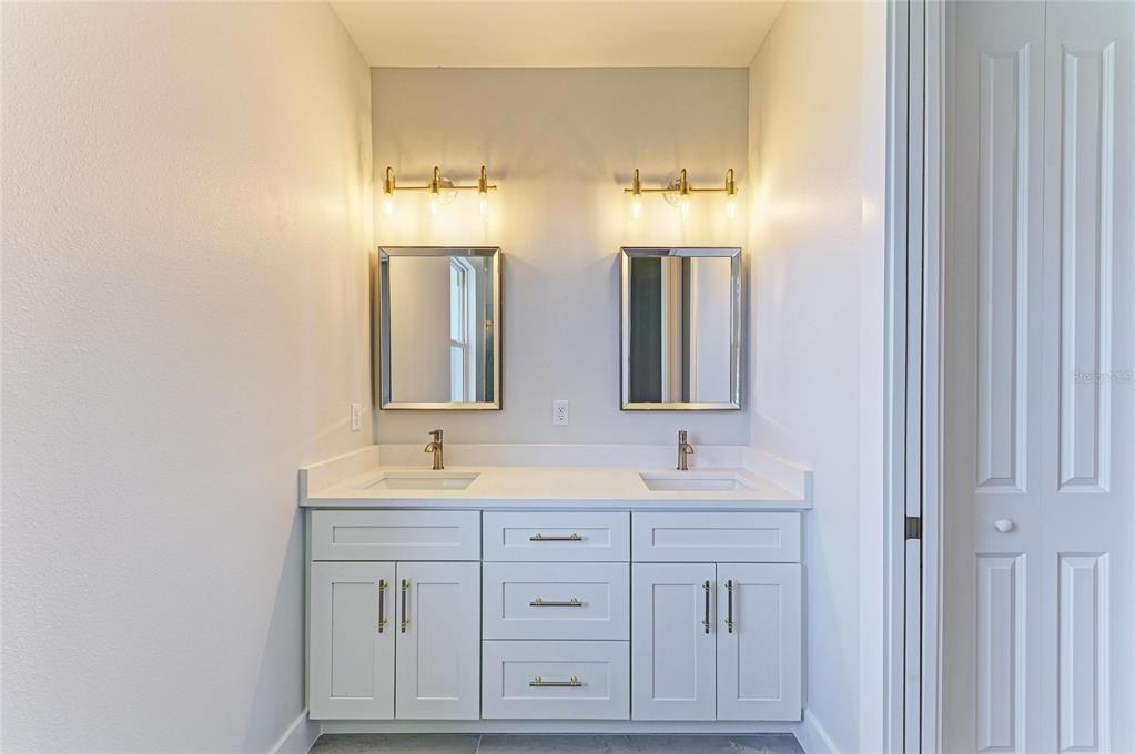 380 Holly Road Venice, FL 34293 - Photo 26 of 42