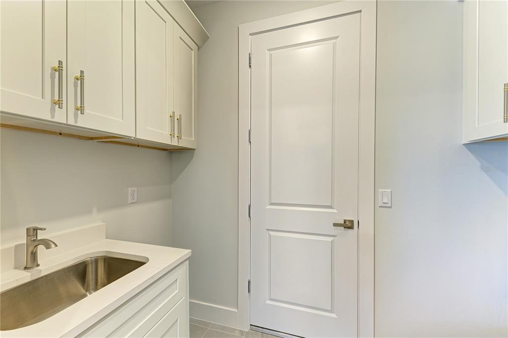 380 Holly Road Venice, FL 34293 - Photo 38 of 42