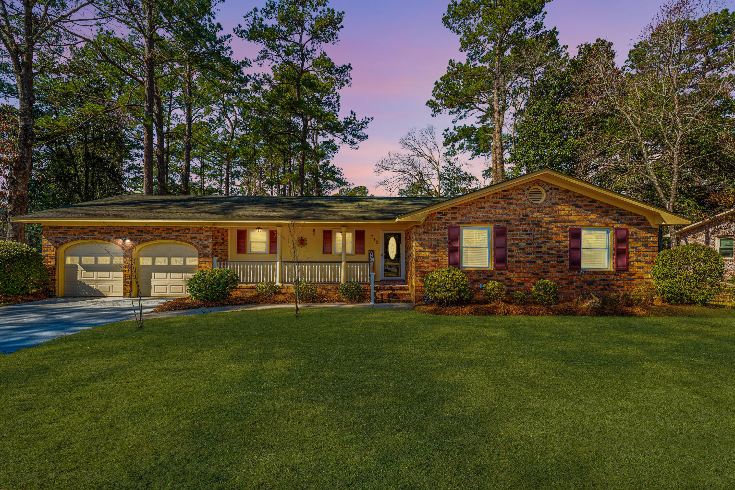 715 Old Golf Road Summerville, SC 29483 - Photo 1 of 25 106WampeeCurve001