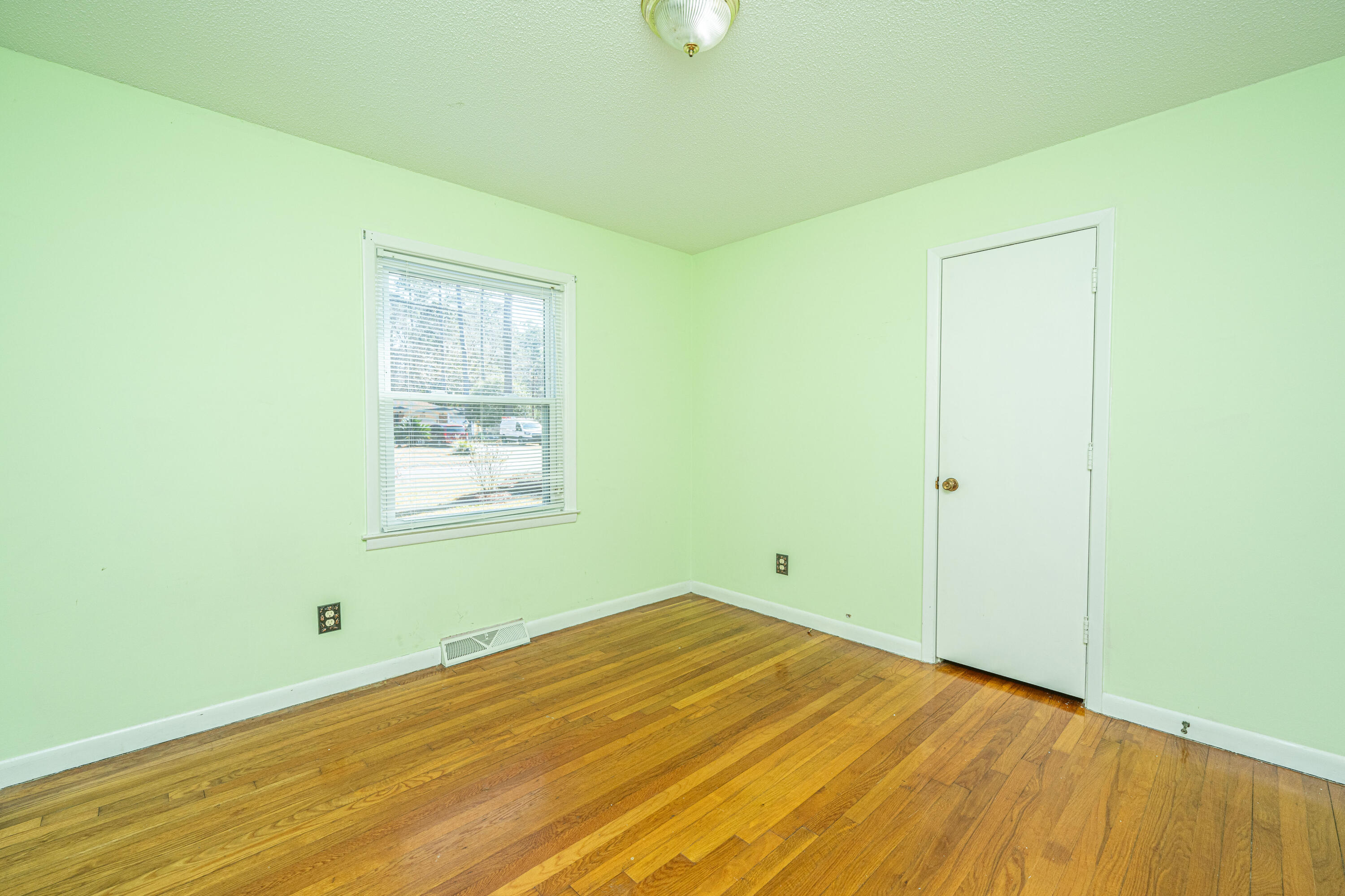 715 Old Golf Road Summerville, SC 29483 - Photo 12 of 25 106WampeeCurve037