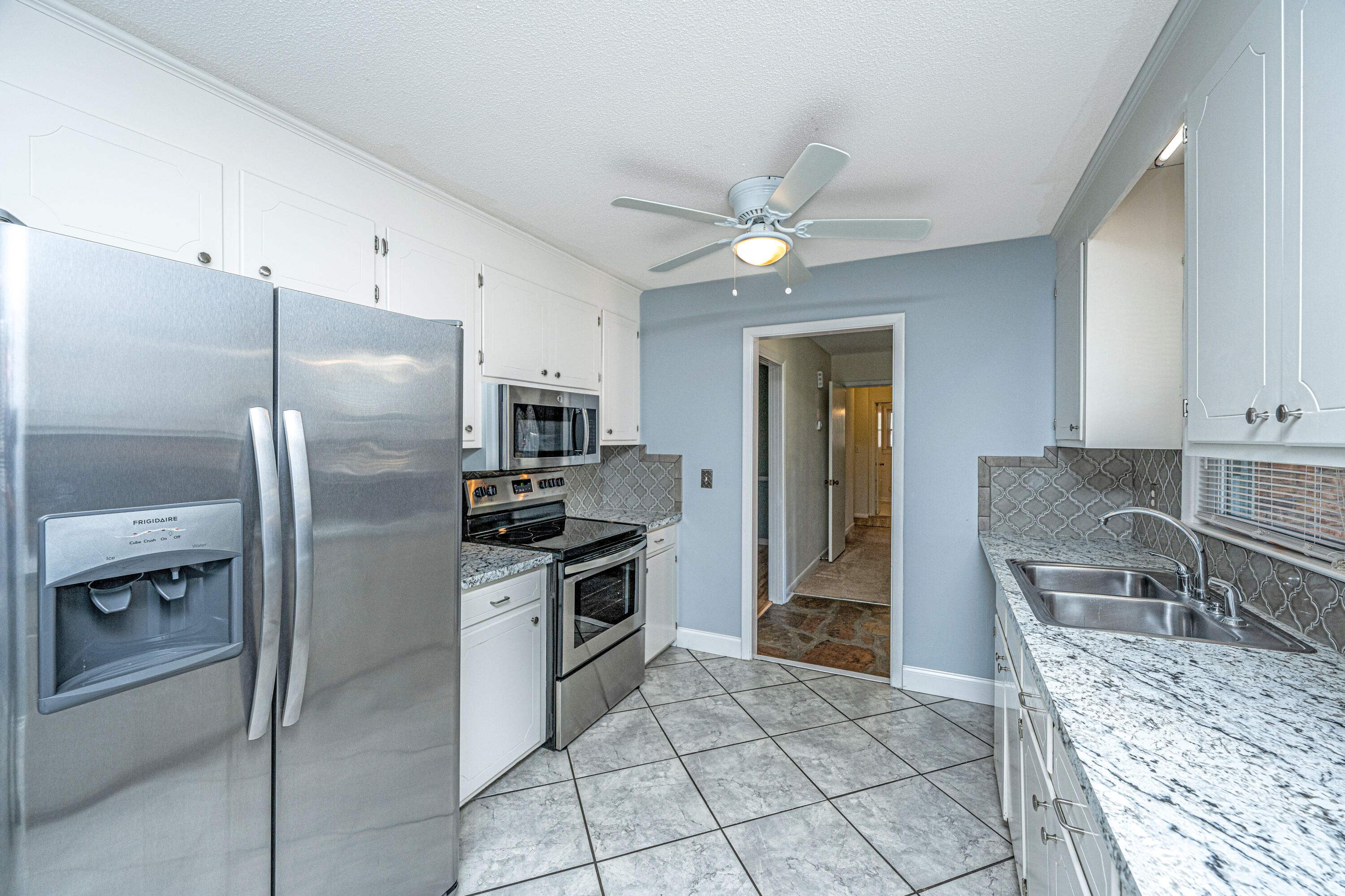 715 Old Golf Road Summerville, SC 29483 - Photo 7 of 25 106WampeeCurve021