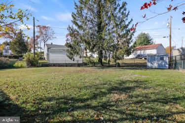2713 Burridge Road Baltimore, MD 21234 - Photo 18 of 20 Back Yard