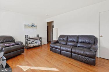 2713 Burridge Road Baltimore, MD 21234 - Photo 6 of 20 Living Room