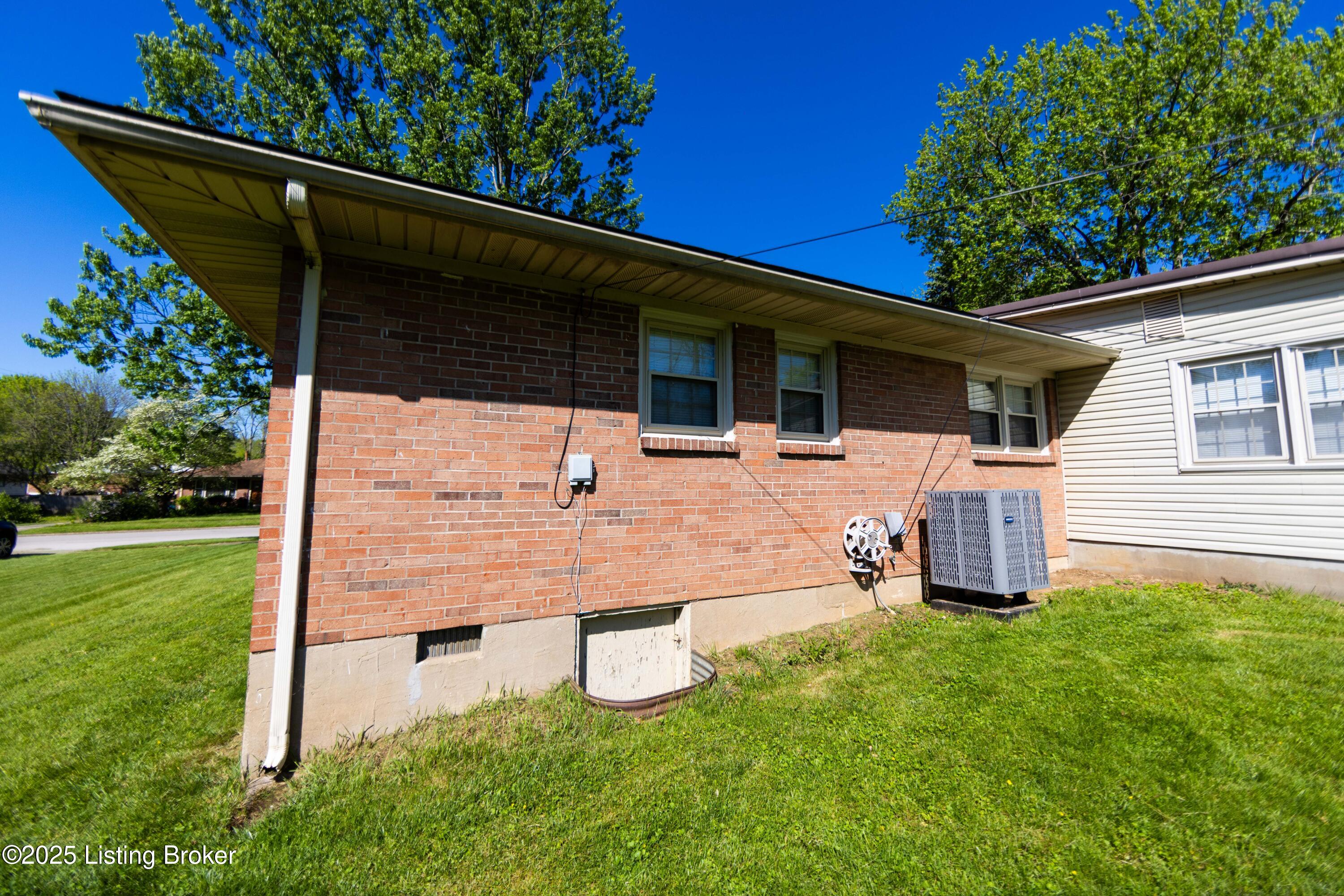 1288 Cherbourg Road Lexington, KY 40504 - Photo 10 of 72 IMGL0236